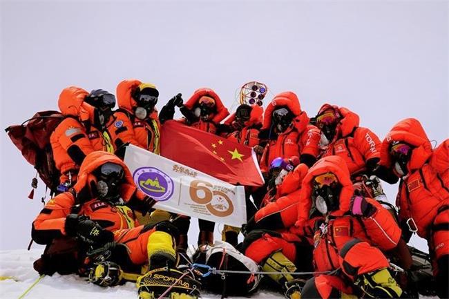 <font color='DA0000'>成功登顶！中国测量登山队再测珠峰“身高”</font>