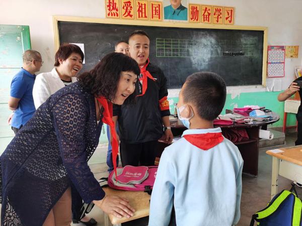 心系留守譜滿園春色  情注脫貧催桃李芬芳——九三學(xué)社寶雞陳倉綜合支社關(guān)愛留守兒童助力教育扶貧