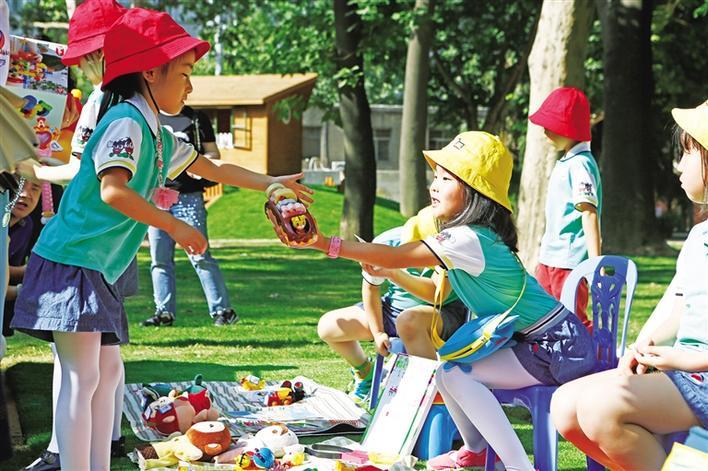  每个人脸上都笑开颜——祝全省小朋友们节日快乐！