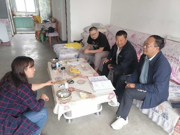 寧陜縣政協(xié)全員走訪貧困戶