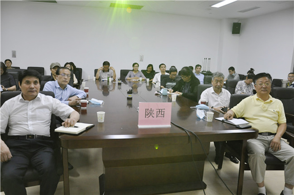 省民進(jìn)參加學(xué)習(xí)貫徹全國兩會精神座談會