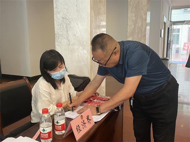委員陸續(xù)報到 延安寶塔區(qū)進入兩會時間