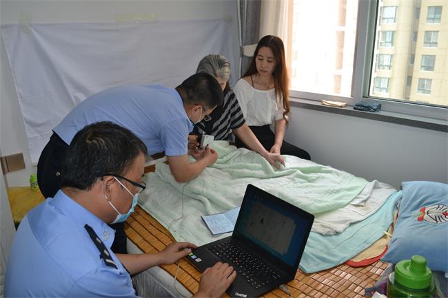 潼關(guān)公安流動(dòng)戶籍室走進(jìn)河南三門(mén)峽市