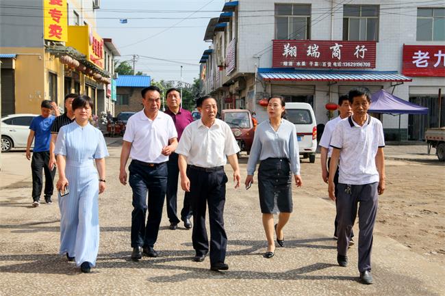 銅川市政協(xié)到新區(qū)坡頭街道辦調(diào)研指導(dǎo)“創(chuàng)文保衛(wèi)”工作