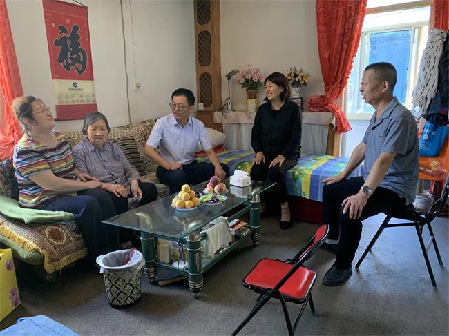 省臺聯(lián)端午節(jié)前看望慰問在陜老臺胞