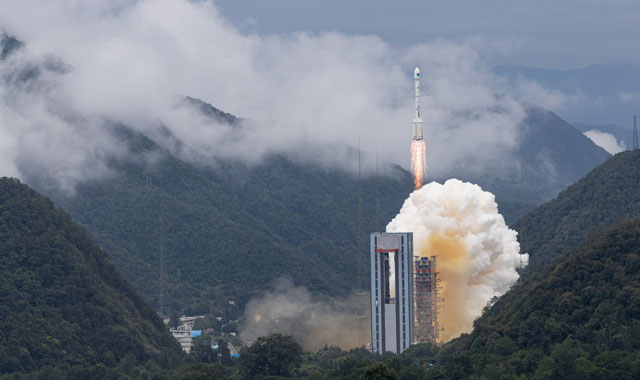 我国提前半年完成北斗全球系统星座部署 北斗三号最后一颗组网卫星“重启”发射成功