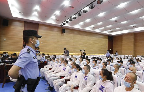 延安涉黑案19人被公訴 副檢察長(zhǎng)等“保護(hù)傘”受審