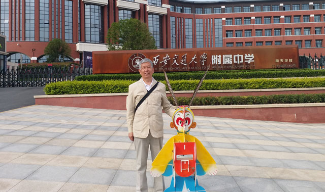 柏景森：用爱点燃孩子们的科技梦想