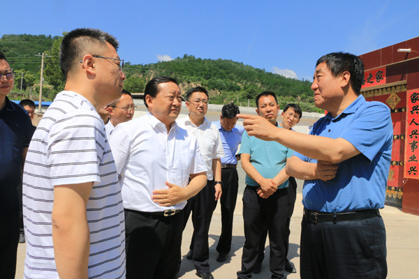 延安市政協(xié)調(diào)研人居環(huán)境整治工作