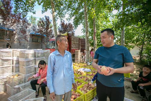吳向東：讓“甜蜜”事業(yè)更甜蜜