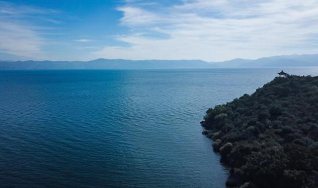 云南抚仙湖水质列全国第一：为每位中国人储备了15吨Ⅰ类水