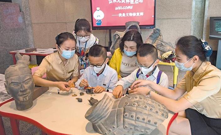 兵马俑化身“蒹葭十二士”