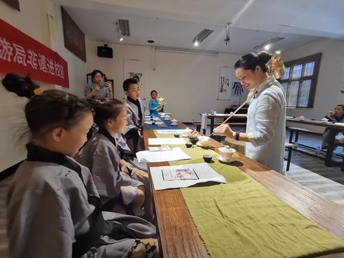 讓孩子們品味“戲雅茶香” ?——西安碑林系列非遺文化走進(jìn)關(guān)中書院
