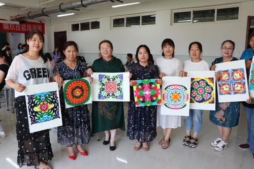 府谷县55名妇女加载“创业技能包”