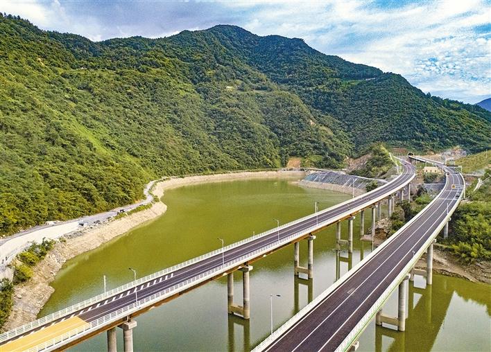 平利至镇坪高速公路开通在即