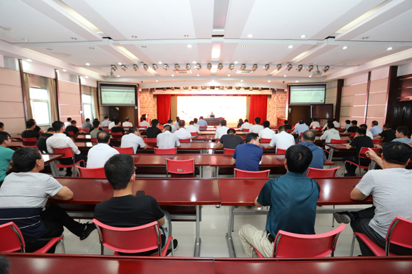 府谷交警走進(jìn)南梁煤礦舉辦交通安全知識講座