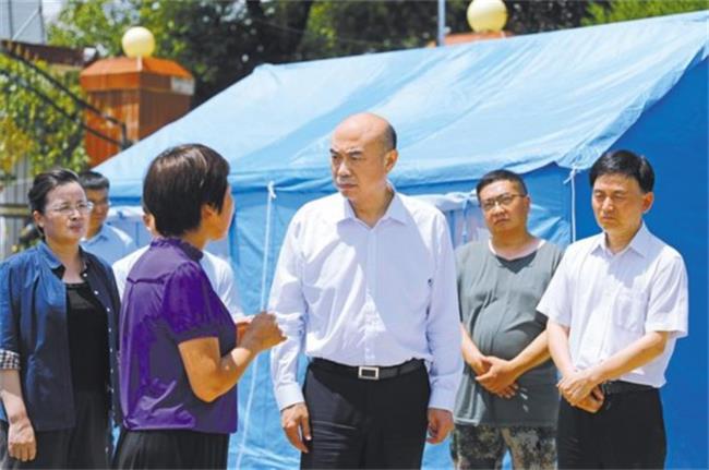 刘国中在商洛市洛南县检查指挥抗洪抢险救灾时强调 把保障人民生命安全放在第一位 夯实责任狠抓落实确保安全度汛