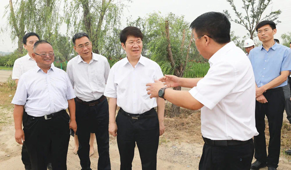 岳華峰調(diào)研西咸新區(qū)防汛工作和地鐵項(xiàng)目建設(shè)