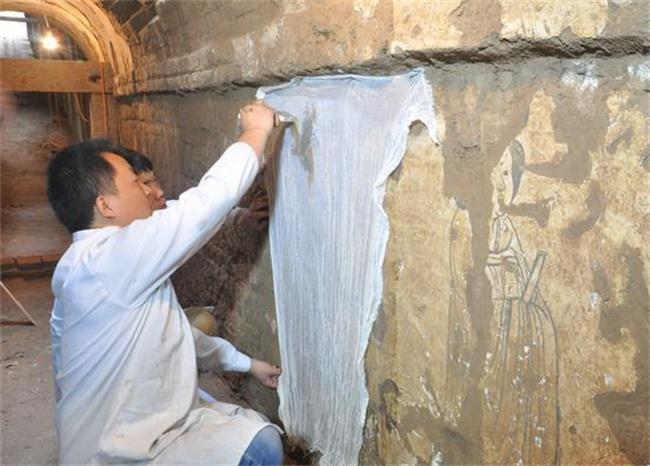珍貴壁畫展現(xiàn)唐代生活場景 唐李道堅墓壁畫完成第一階段修復(fù)