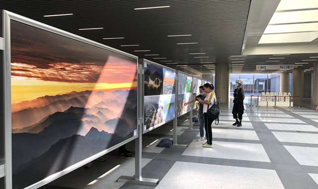 “大秦岭中国脊梁”摄影展在西安举行