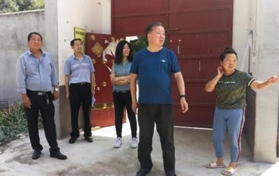 走貧訪貧 扶志扶智 咸陽(yáng)市檢察院幫扶干部到東曹村開展走訪幫扶活動(dòng)