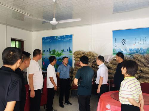 漢濱區(qū)政協(xié)深入洪山鎮(zhèn)督導(dǎo)易地扶貧搬遷自查工作
