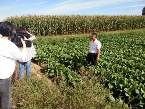 《各界導(dǎo)報》“記者走基層”采訪團(tuán)走進(jìn)旬邑政協(xié)