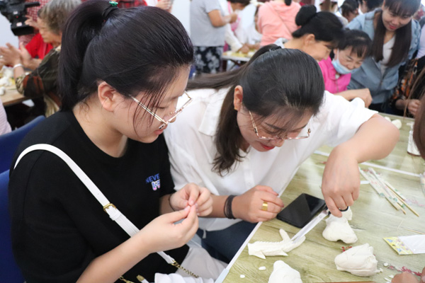 府谷縣婦聯(lián)：技能培訓(xùn)促就業(yè)“雙報到”工作助脫貧