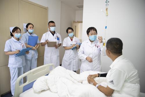 抗疫英雄的中醫(yī)擔(dān)當(dāng) ——記全國(guó)抗擊新冠肺炎疫情先進(jìn)個(gè)人孫魯英