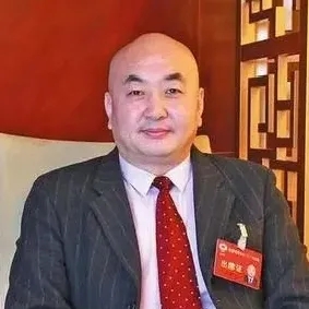 李洪洁委员：提升我省医师多点执业比例，缓解“看病难”问题