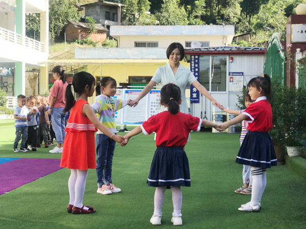 徐敏：用愛陪伴幼兒健康成長