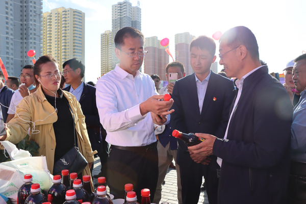 定邊縣2020年“消費(fèi)扶貧月”活動啟動儀式舉行