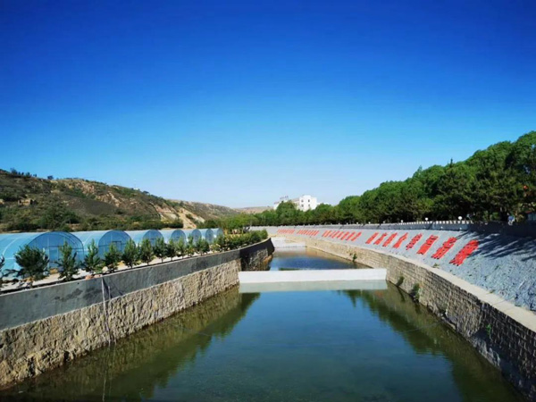 府谷趙五家灣便民服務中心：鄉(xiāng)村美了 村民富了