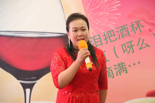 新陜北民歌《酒杯杯》在榆林發(fā)布