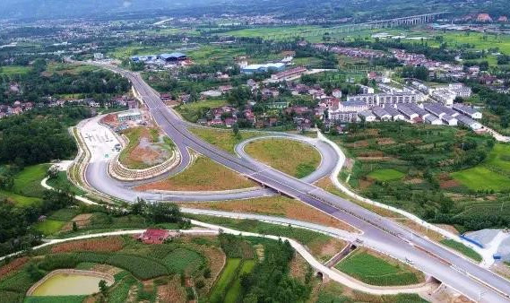 <font color='B20505'>西镇高速预计11月底通车 全长49.553公里</font>