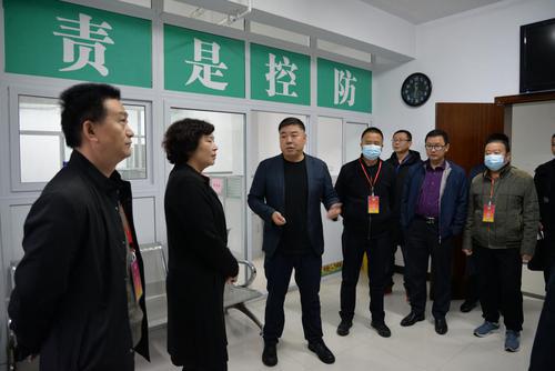 略陽(yáng)縣政協(xié)調(diào)研公共衛(wèi)生暨疫情防控工作