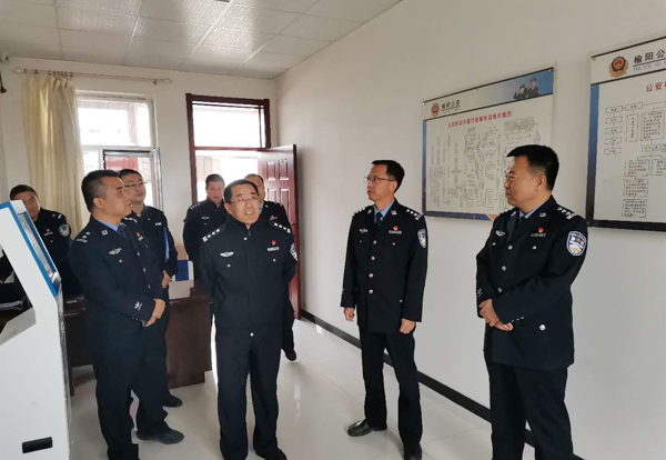 榆陽(yáng)公安分局到崇文路派出所調(diào)研指導(dǎo)工作
