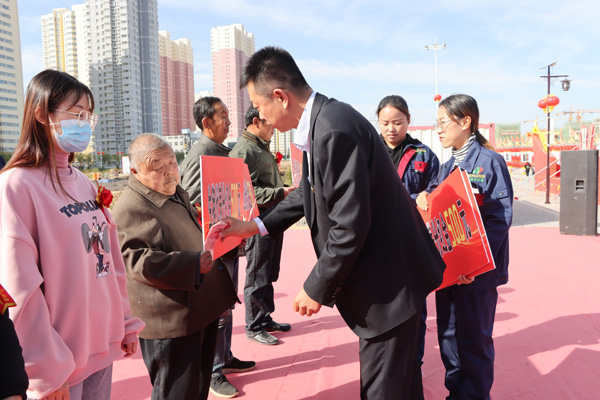 “生豬代養(yǎng)”持續(xù)助民增收 定邊脫貧攻堅戰(zhàn)中的“銘豐”擔當