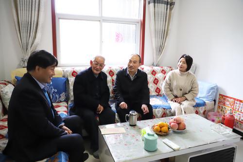 商洛政協(xié)走訪慰問生活困難高齡老人　
