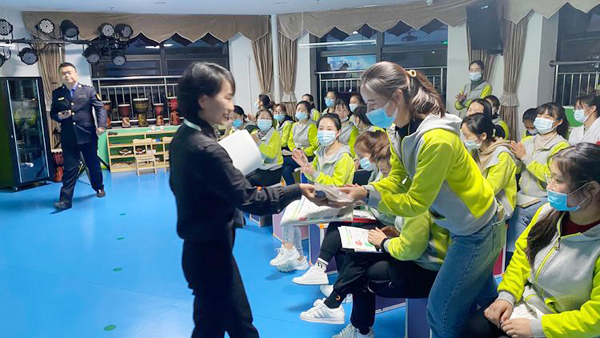 垃圾分類宣傳走進(jìn)學(xué)校 國際港務(wù)區(qū)首開線上線下培訓(xùn)