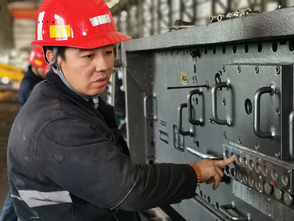 陜北礦業(yè)龍華公司：加鋼淬火鑄安全鐵軍