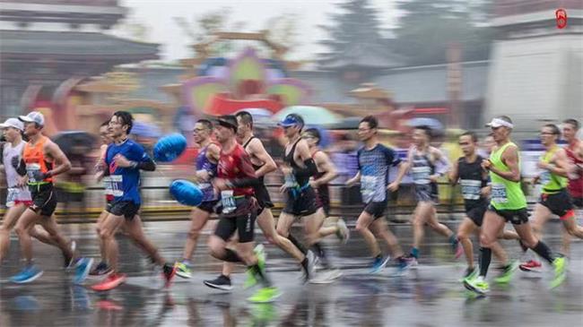 西安市公安局 關于2020西安馬拉松賽事期間對部分道路采取交通管制 及對部分區(qū)域采取“低慢小”航空器管制的通告