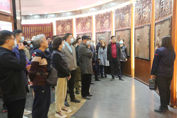 民革寶雞市渭濱區(qū)總支赴西鳳酒廠參觀學(xué)習(xí)