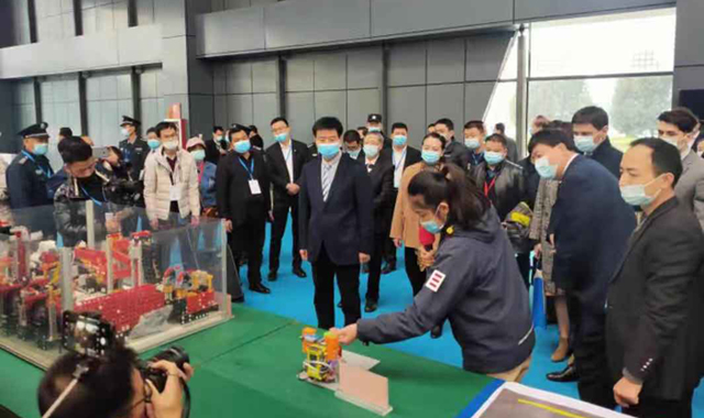 第三届中国（宝鸡）国际机器人暨智能制造展览会开幕