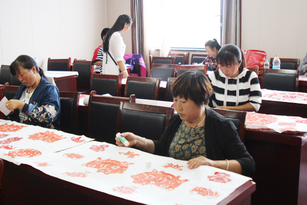 靖邊殘聯(lián)：用愛(ài)心點(diǎn)亮殘疾人的幸福人生