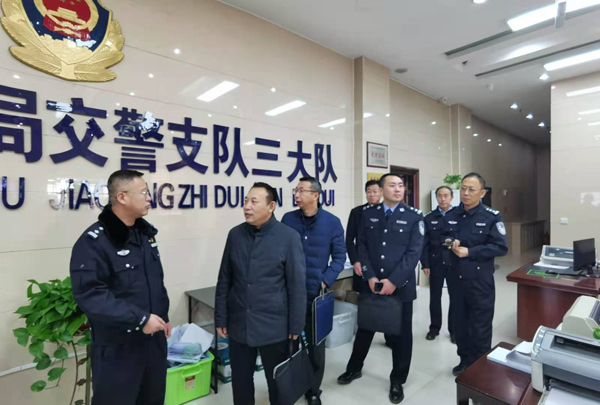 榆林市交安委督查組到交警三大隊(duì)督導(dǎo)檢查道路交通安全管理工作