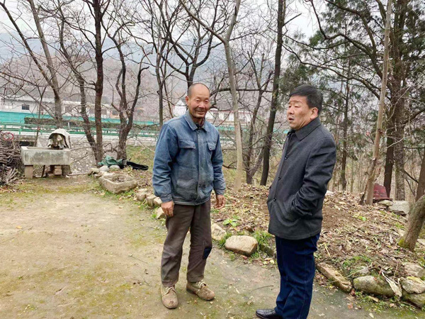 李崇軍深入楊斜鎮(zhèn)督查指導(dǎo)脫貧攻堅(jiān)工作