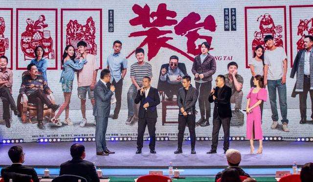 记者采访张嘉益聊《装台》走出舒适区 才能入角色