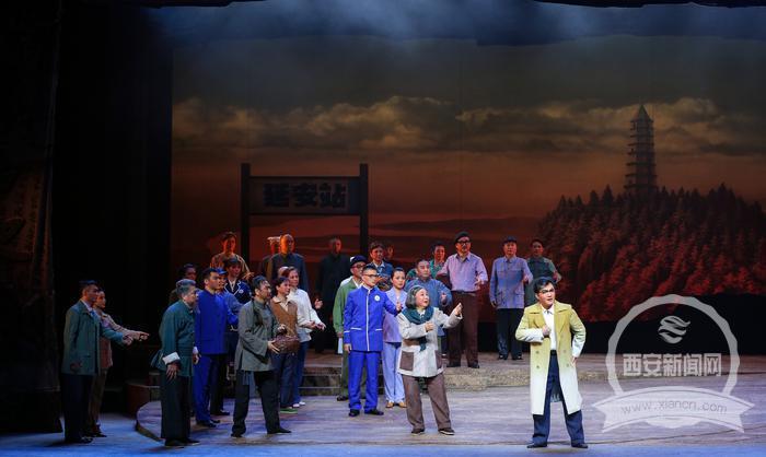 秦聲秦韻陜西故事熱京城 秦腔大劇《路遙的世界》引首都觀眾熱追