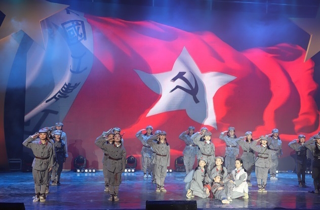 向紅色信仰致敬 “紅色小喇叭 相伴我成長”文藝匯演暨表彰大會舉行